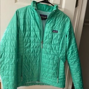 Like new Patagonia nano puff jacket medium